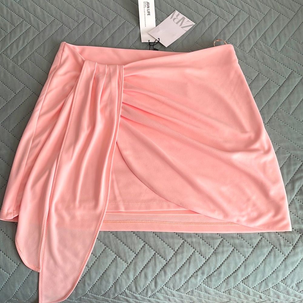 NWT 🌸ZARA MINI🌸 peach drape skirt size Medium
